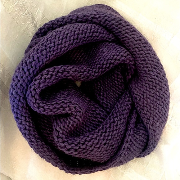 Portolano Wool Blend Infinity Scarf - Picture 4 of 14